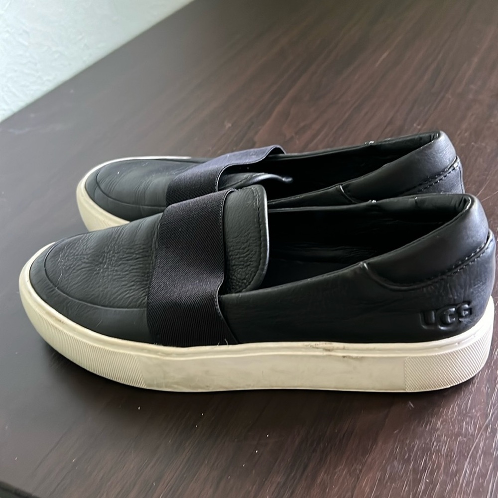 Ugg Chayze black slip on leather sneakers size 8